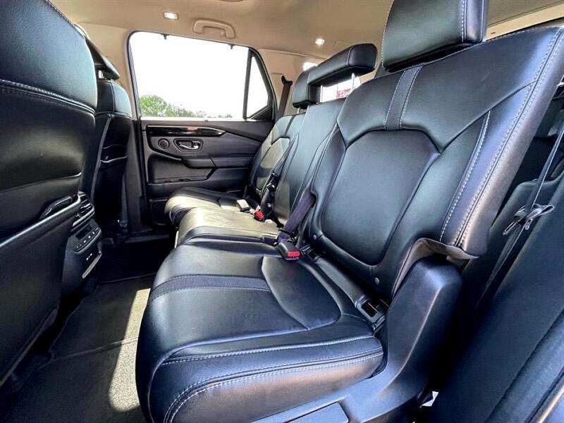 used 2025 Honda Pilot car, priced at $43,966