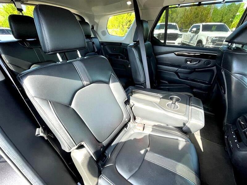 used 2025 Honda Pilot car, priced at $43,966
