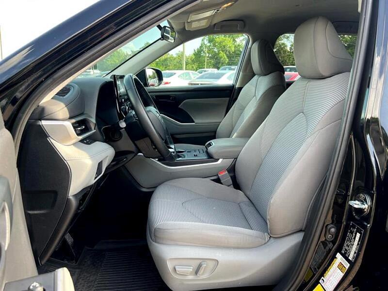 used 2021 Toyota Highlander car, priced at $25,662