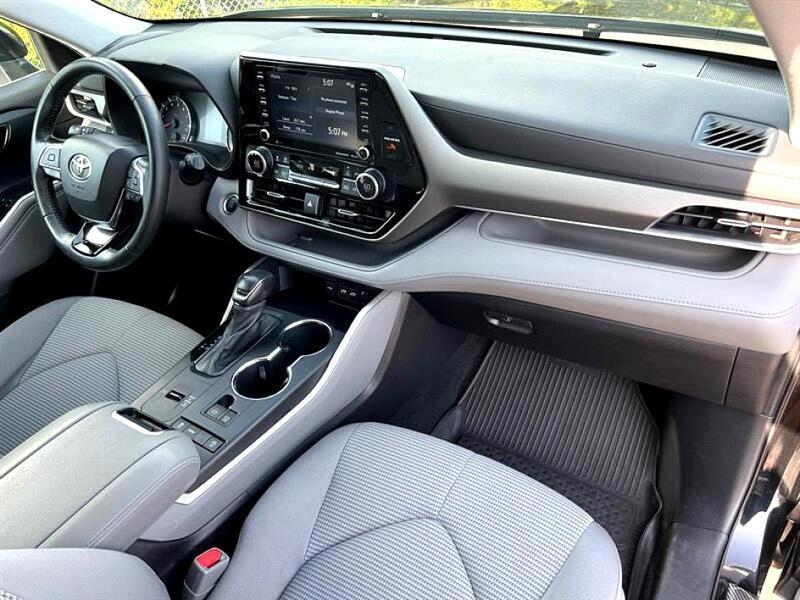 used 2021 Toyota Highlander car, priced at $25,662