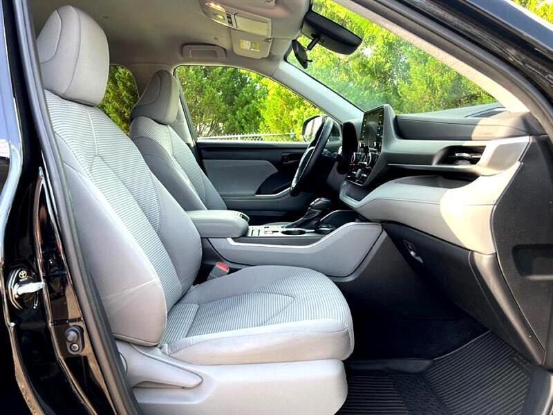 used 2021 Toyota Highlander car, priced at $25,662