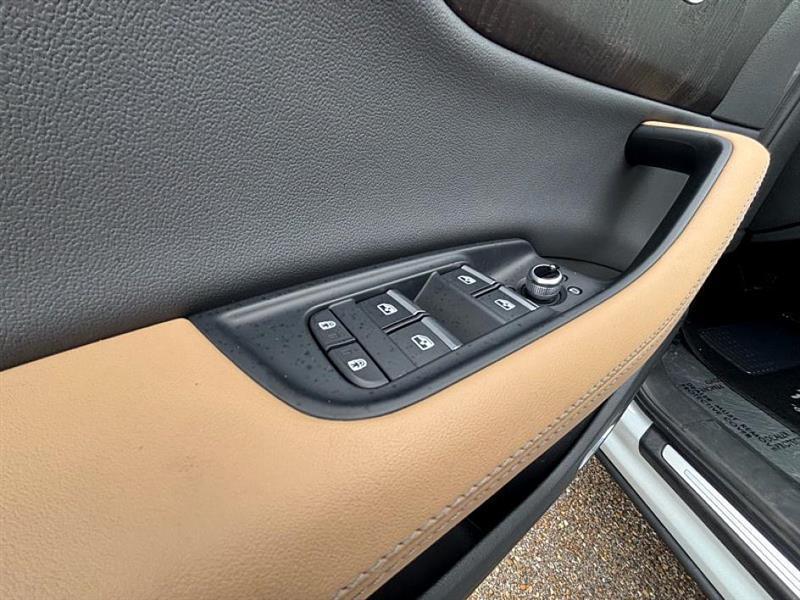 used 2025 Audi Q7 car, priced at $50,921