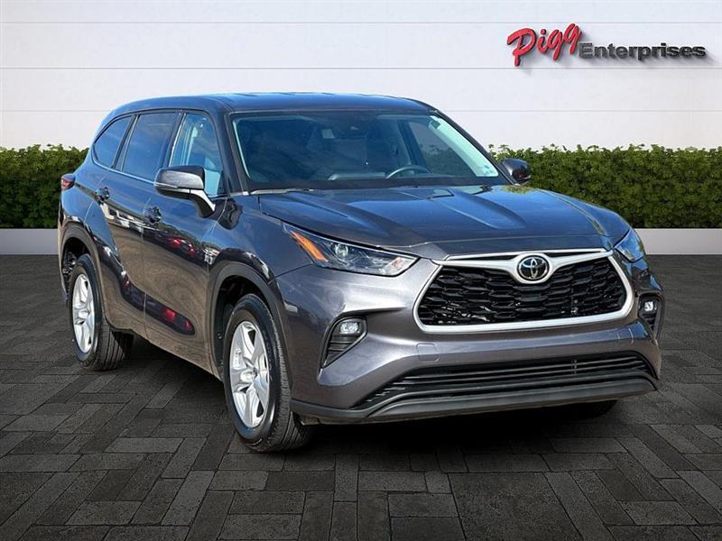 used 2022 Toyota Highlander car, priced at $28,977