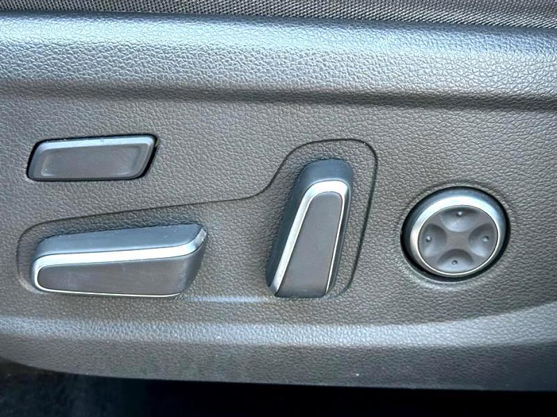 used 2022 Hyundai Santa Fe car, priced at $25,966