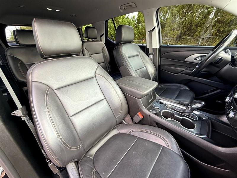 used 2021 Chevrolet Traverse car, priced at $21,833
