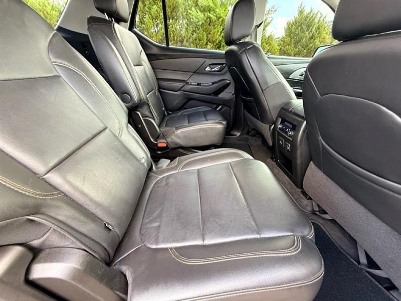 used 2021 Chevrolet Traverse car, priced at $21,833