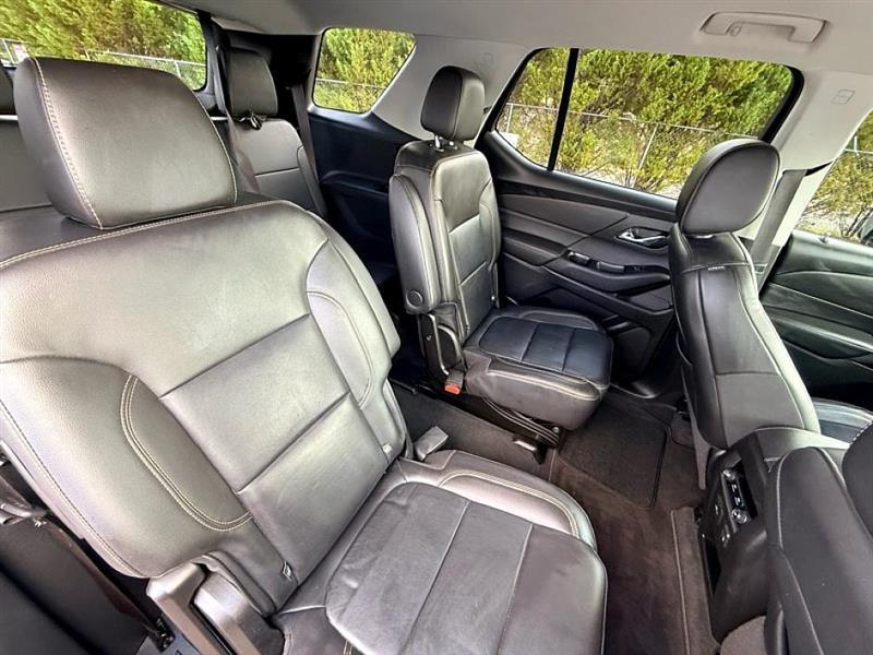 used 2021 Chevrolet Traverse car, priced at $21,833