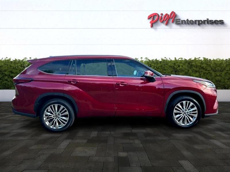 used 2022 Toyota Highlander Hybrid car, priced at $44,966