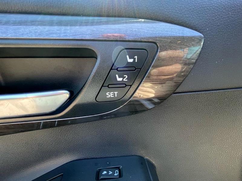 used 2024 Toyota Highlander car, priced at $45,966