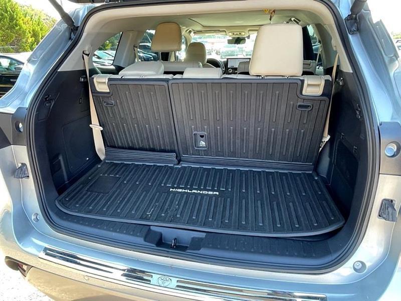 used 2024 Toyota Highlander car, priced at $45,966