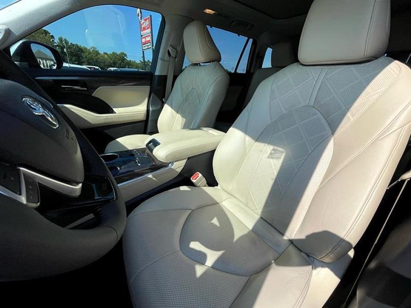 used 2024 Toyota Highlander car, priced at $45,966