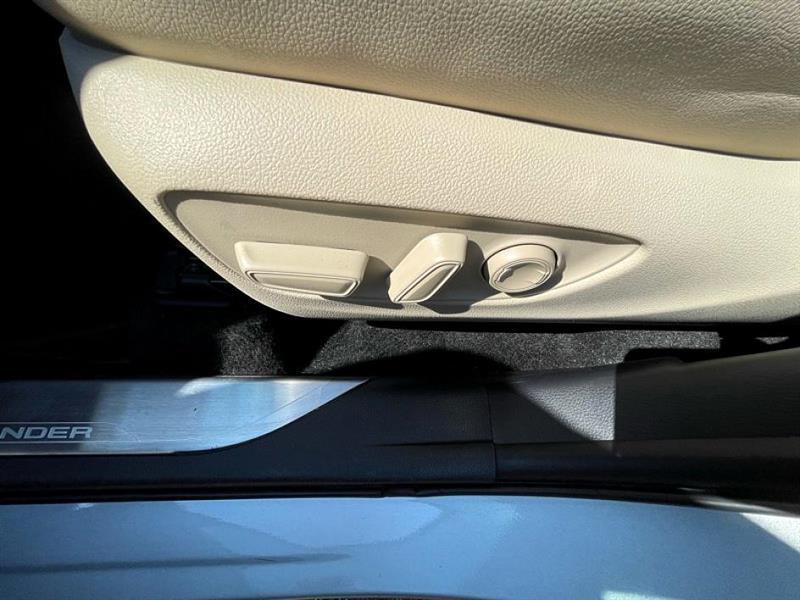 used 2024 Toyota Highlander car, priced at $45,966