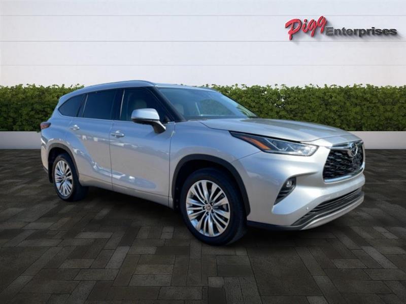 used 2024 Toyota Highlander car, priced at $45,966