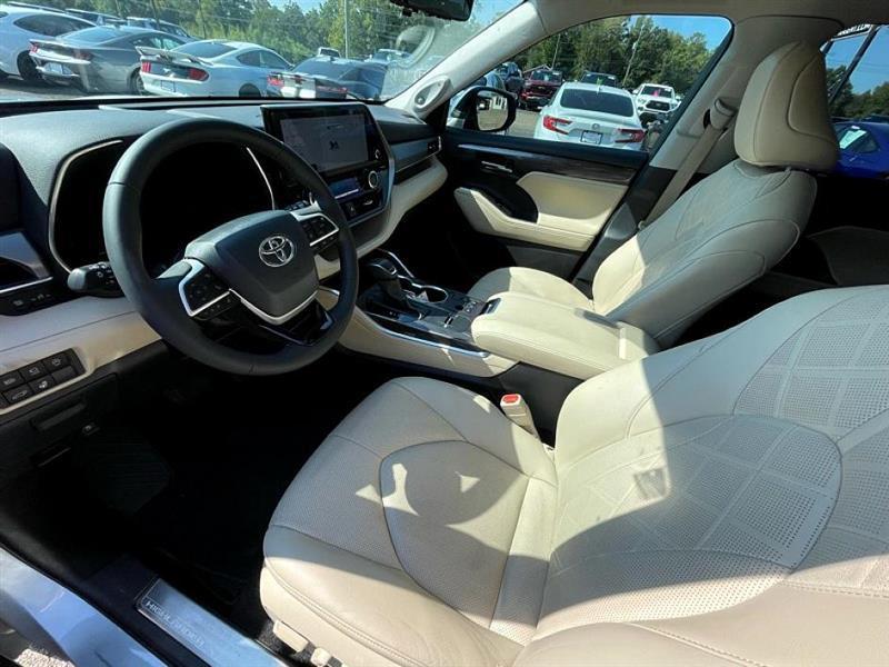 used 2024 Toyota Highlander car, priced at $45,966