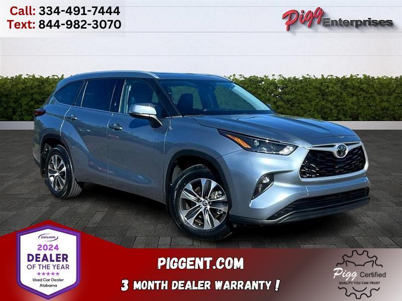 used 2022 Toyota Highlander car, priced at $37,411