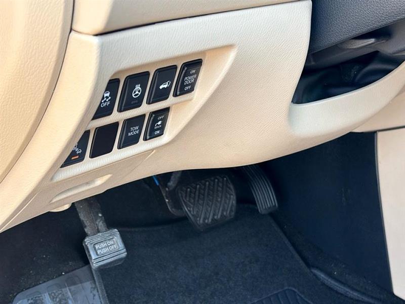 used 2016 Nissan Pathfinder car, priced at $13,917