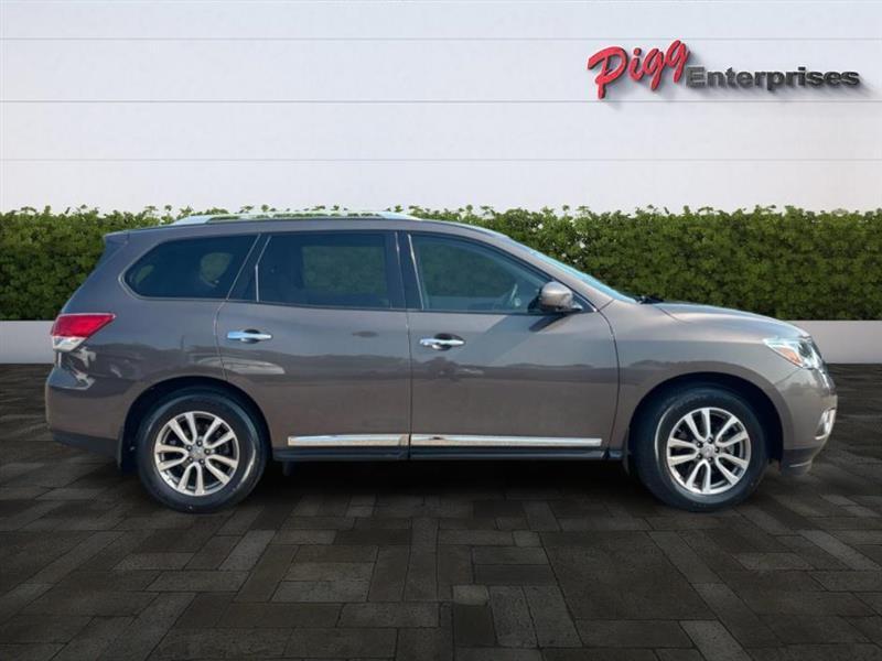 used 2016 Nissan Pathfinder car, priced at $13,917