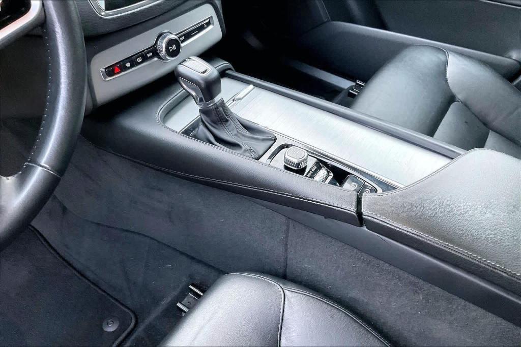 used 2021 Volvo XC90 car, priced at $26,898
