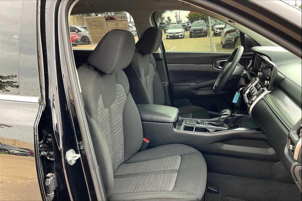 used 2023 Kia Sorento car, priced at $23,867