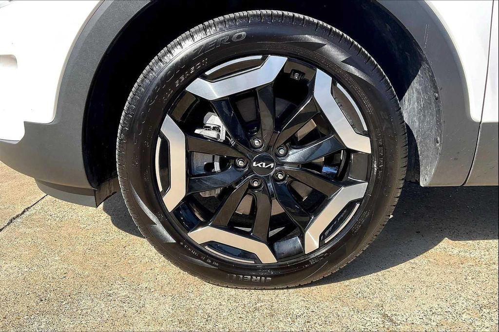 used 2023 Kia Telluride car, priced at $31,362