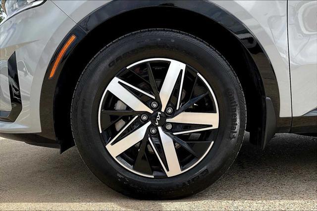 used 2022 Kia Sorento car, priced at $28,494