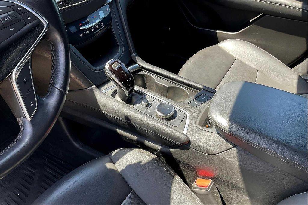 used 2021 Cadillac XT5 car, priced at $20,798