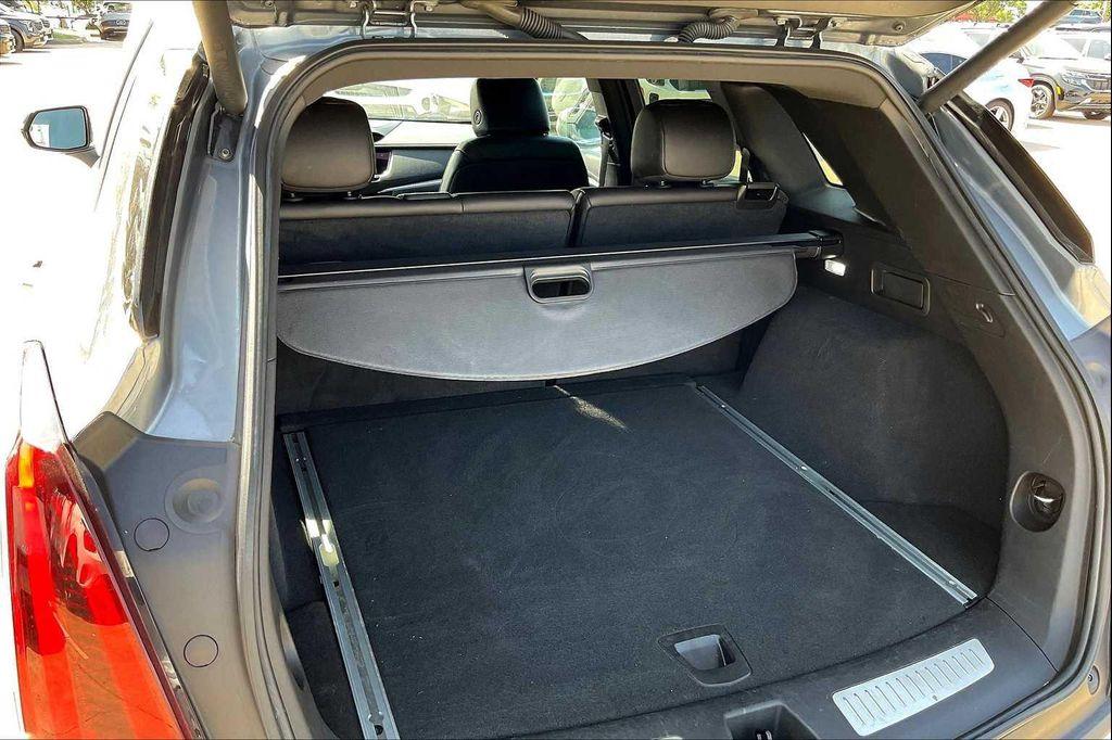 used 2021 Cadillac XT5 car, priced at $20,798