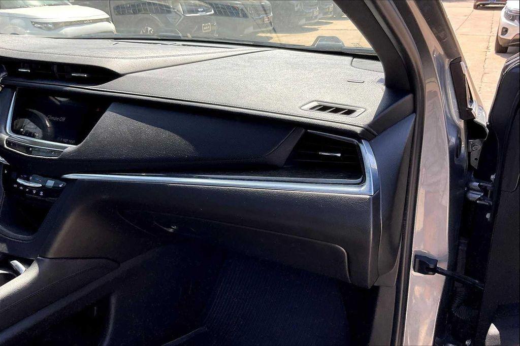 used 2021 Cadillac XT5 car, priced at $20,798