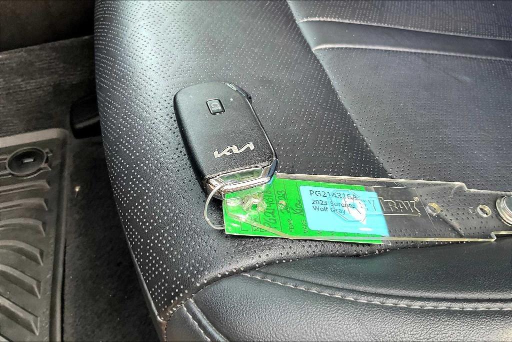 used 2023 Kia Sorento car, priced at $30,247