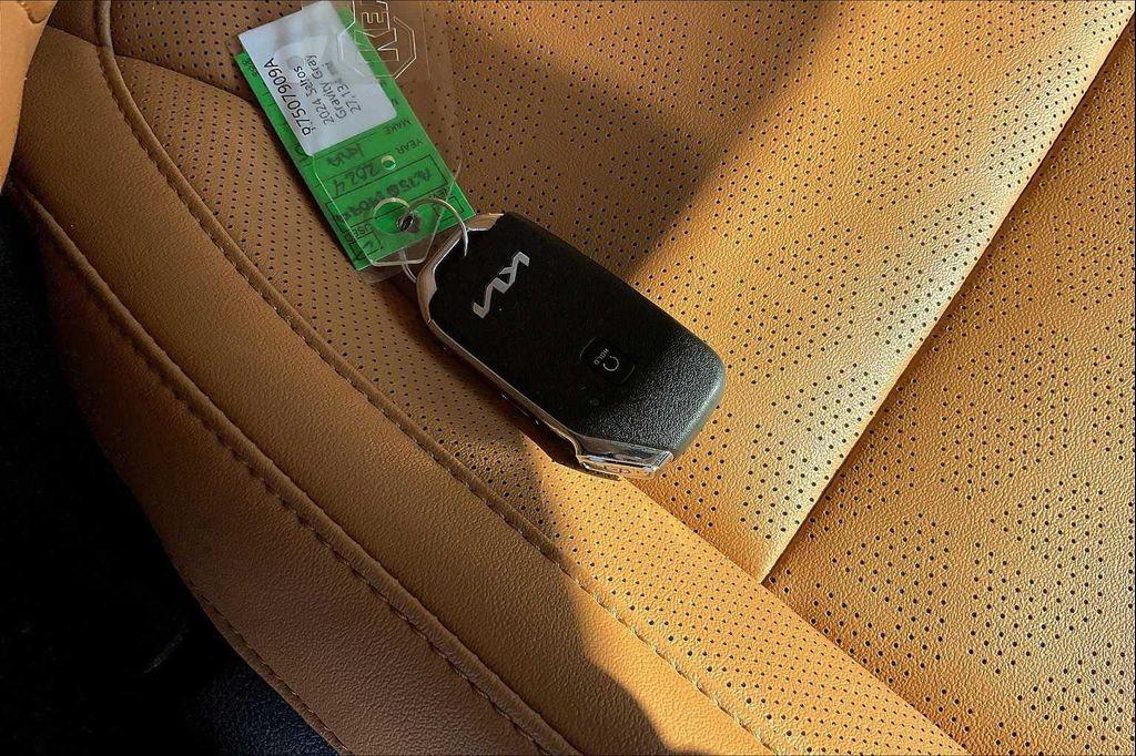 used 2024 Kia Seltos car, priced at $20,799