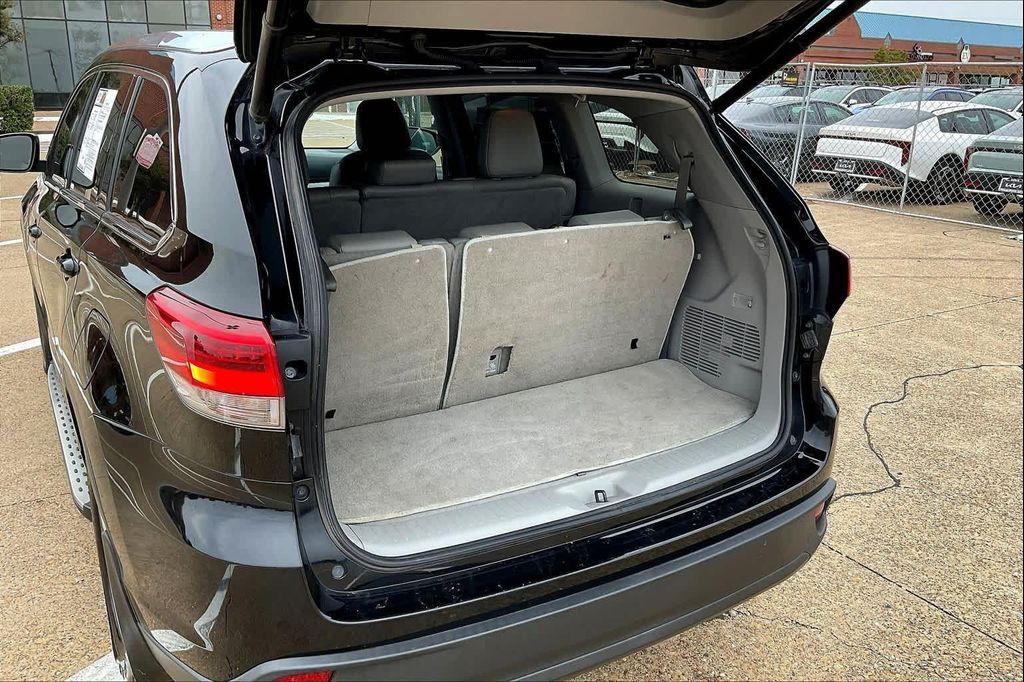 used 2019 Toyota Highlander car, priced at $23,341