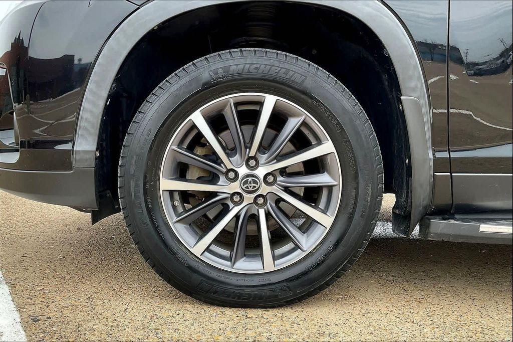 used 2019 Toyota Highlander car, priced at $23,341