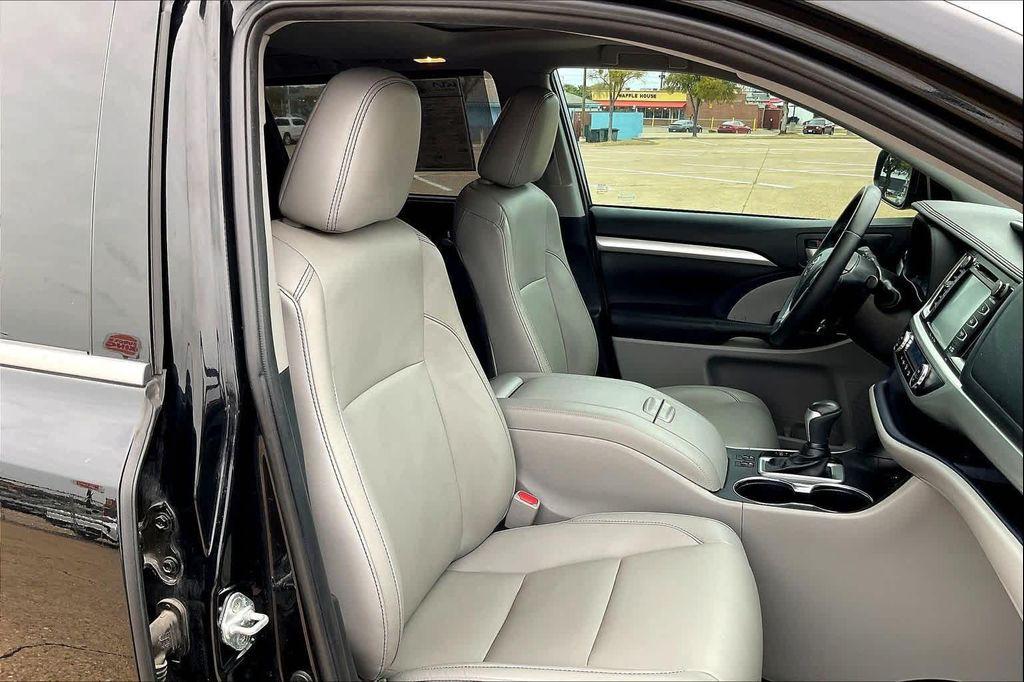 used 2019 Toyota Highlander car, priced at $23,341