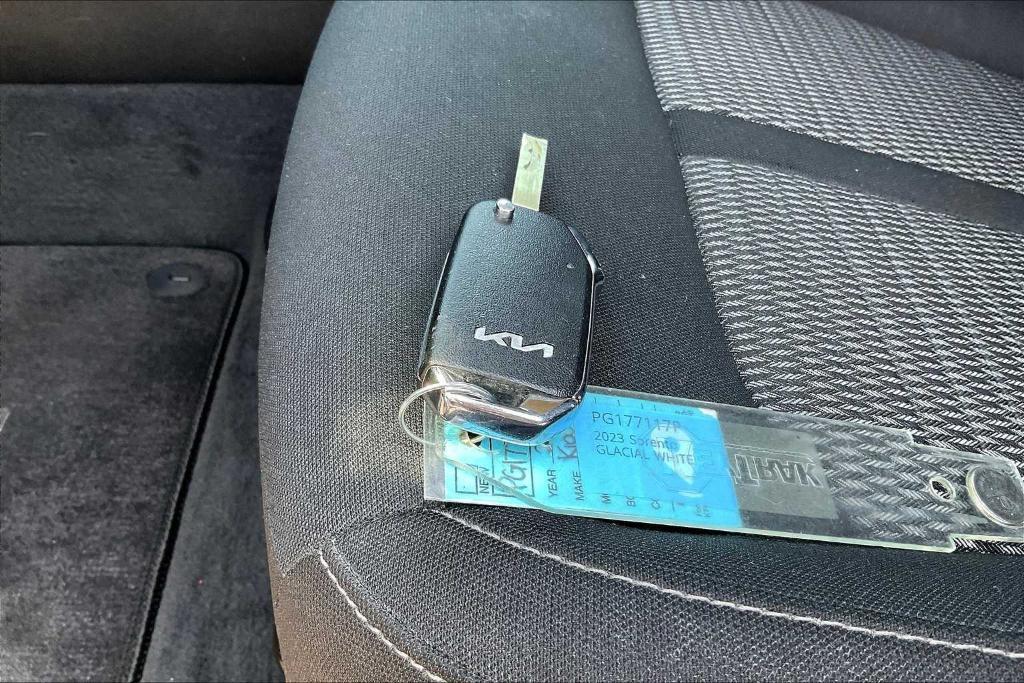 used 2023 Kia Sorento car, priced at $25,896