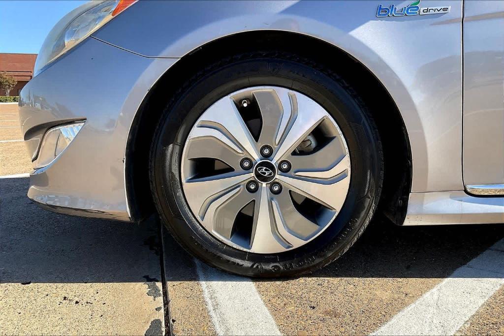 used 2014 Hyundai Sonata Hybrid car, priced at $9,489