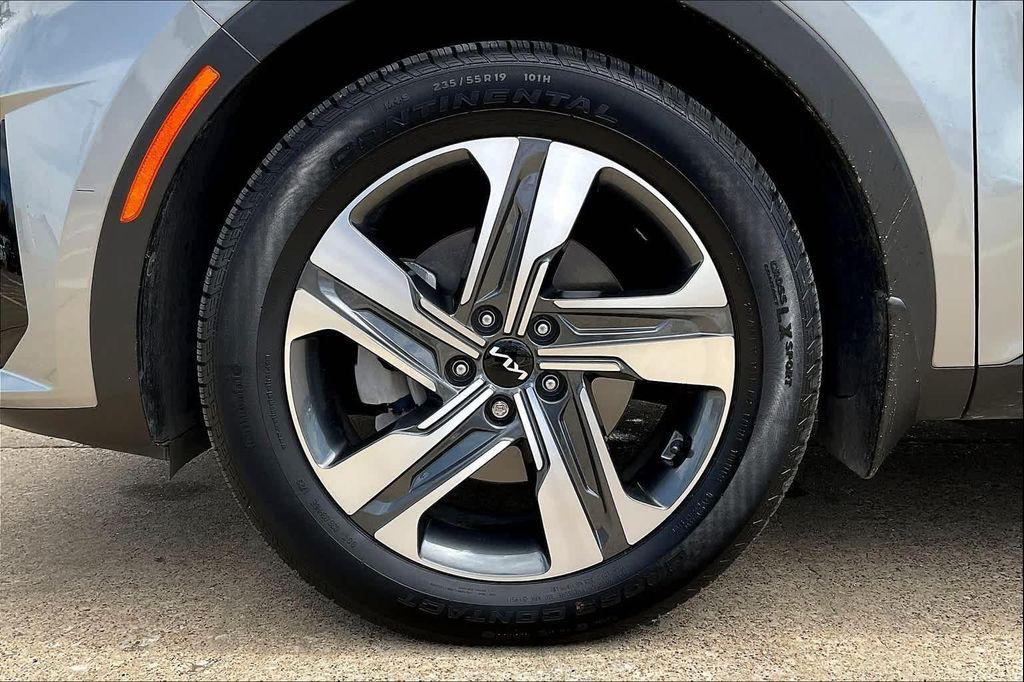 used 2023 Kia Sorento Plug-In Hybrid car, priced at $42,499