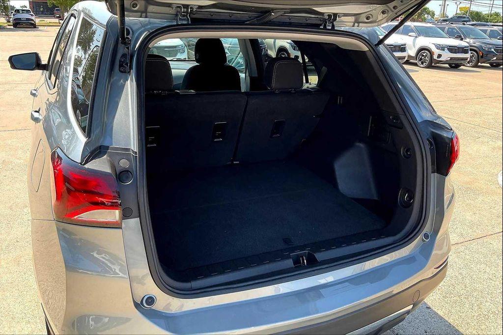 used 2023 Chevrolet Equinox car, priced at $18,994
