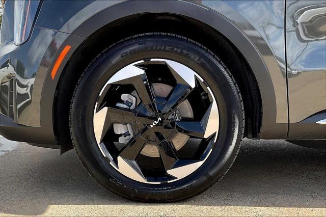 used 2025 Kia Sorento Hybrid car, priced at $42,309