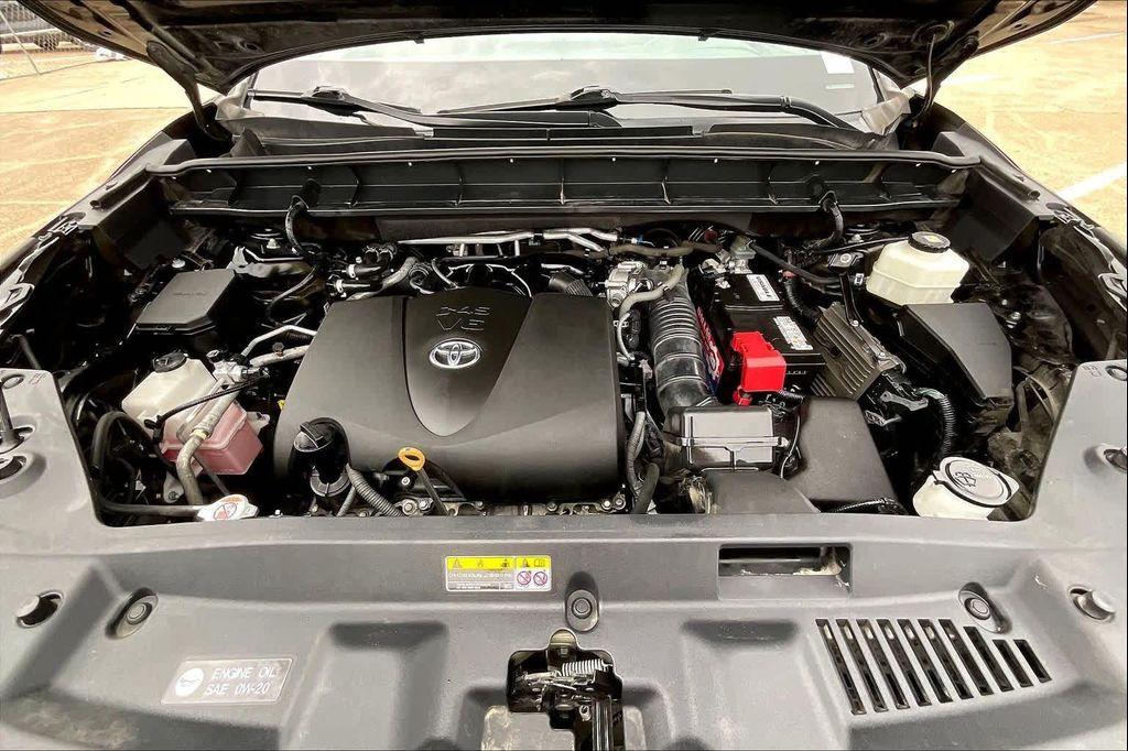 used 2021 Toyota Highlander car, priced at $27,693