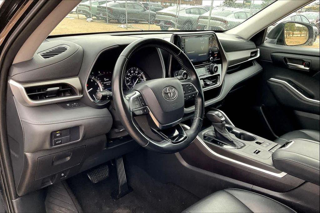 used 2021 Toyota Highlander car, priced at $27,693
