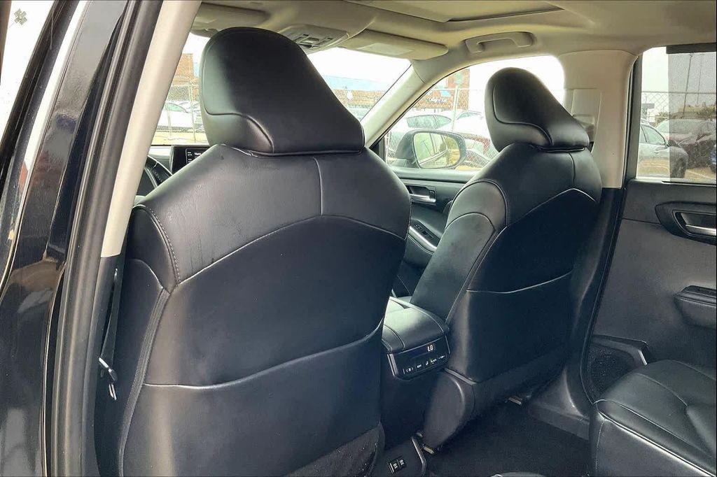 used 2021 Toyota Highlander car, priced at $27,693