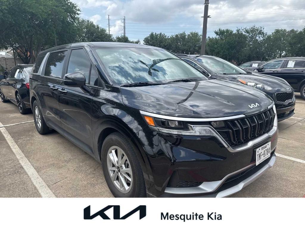 used 2024 Kia Carnival car