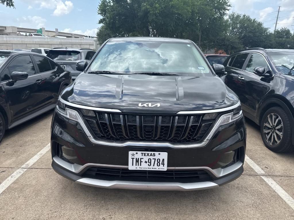 used 2024 Kia Carnival car