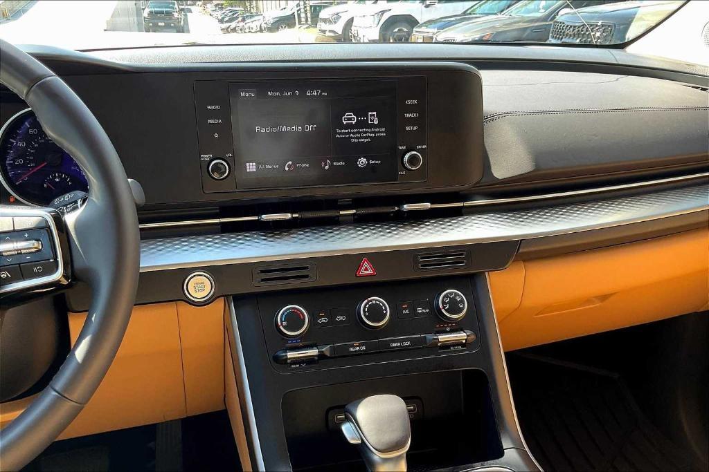 used 2024 Kia Carnival car, priced at $34,250