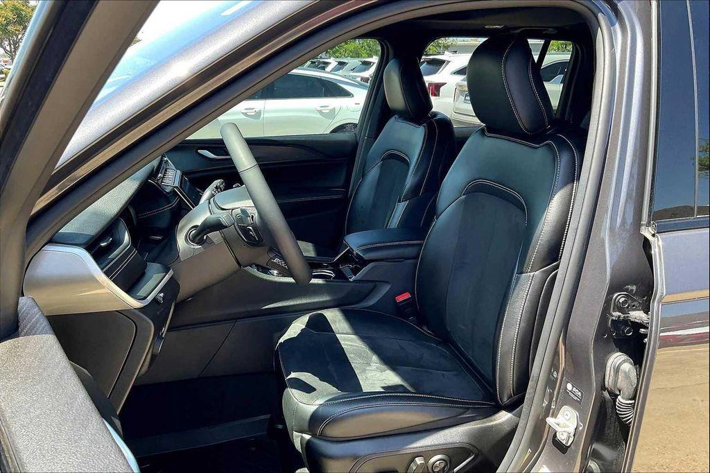 used 2023 Jeep Grand Cherokee car, priced at $31,191