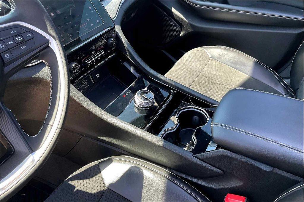 used 2023 Jeep Grand Cherokee car, priced at $31,191