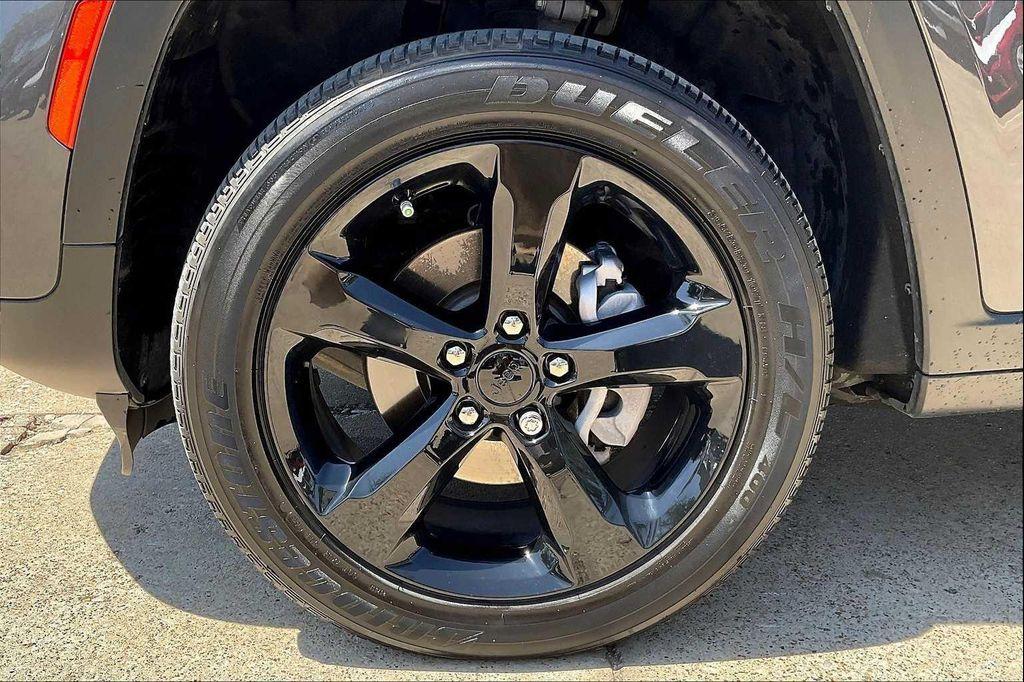 used 2023 Jeep Grand Cherokee car, priced at $31,191