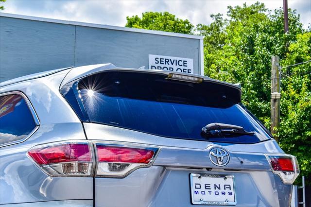 used 2014 Toyota Highlander car, priced at $15,811