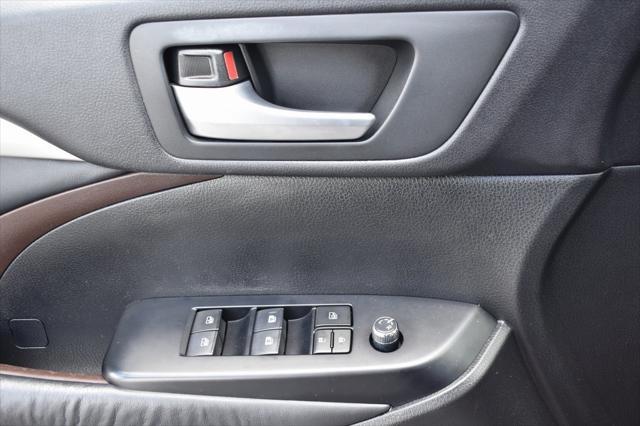 used 2014 Toyota Highlander car, priced at $15,811