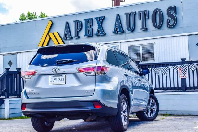used 2014 Toyota Highlander car, priced at $15,811